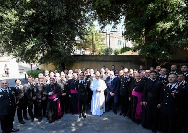 Castel Gandolfo, Lev XVI., karabinieri