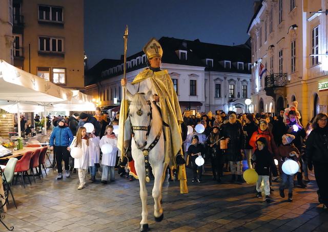 Bratislava, Svatomartinsky, sprievod