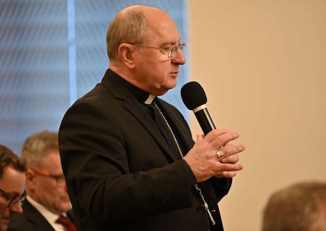 Bratislava, konferencia, Bober