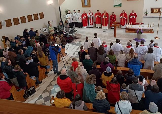 Poltár, koledníci, Dobrá novina