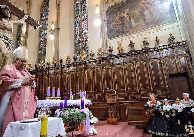 Trnava, kolednici, Dobrá novina