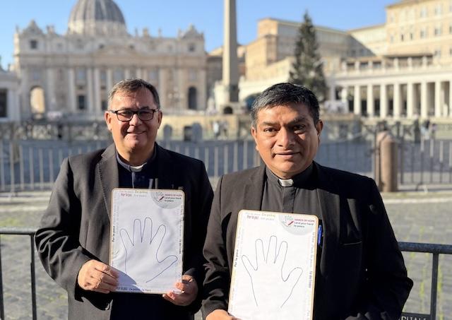 Vatikan, ruky nadeje