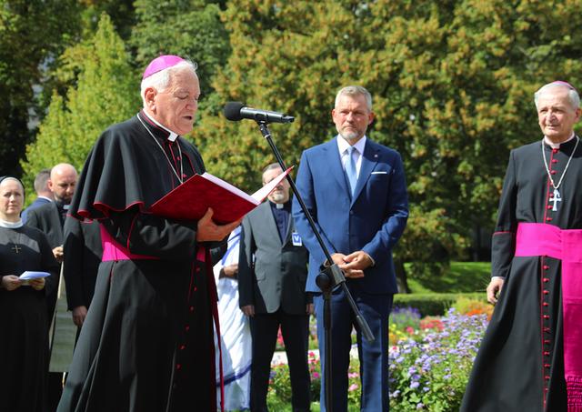 Prezident, pamatna tabula, Navsteva, papez Frantisek